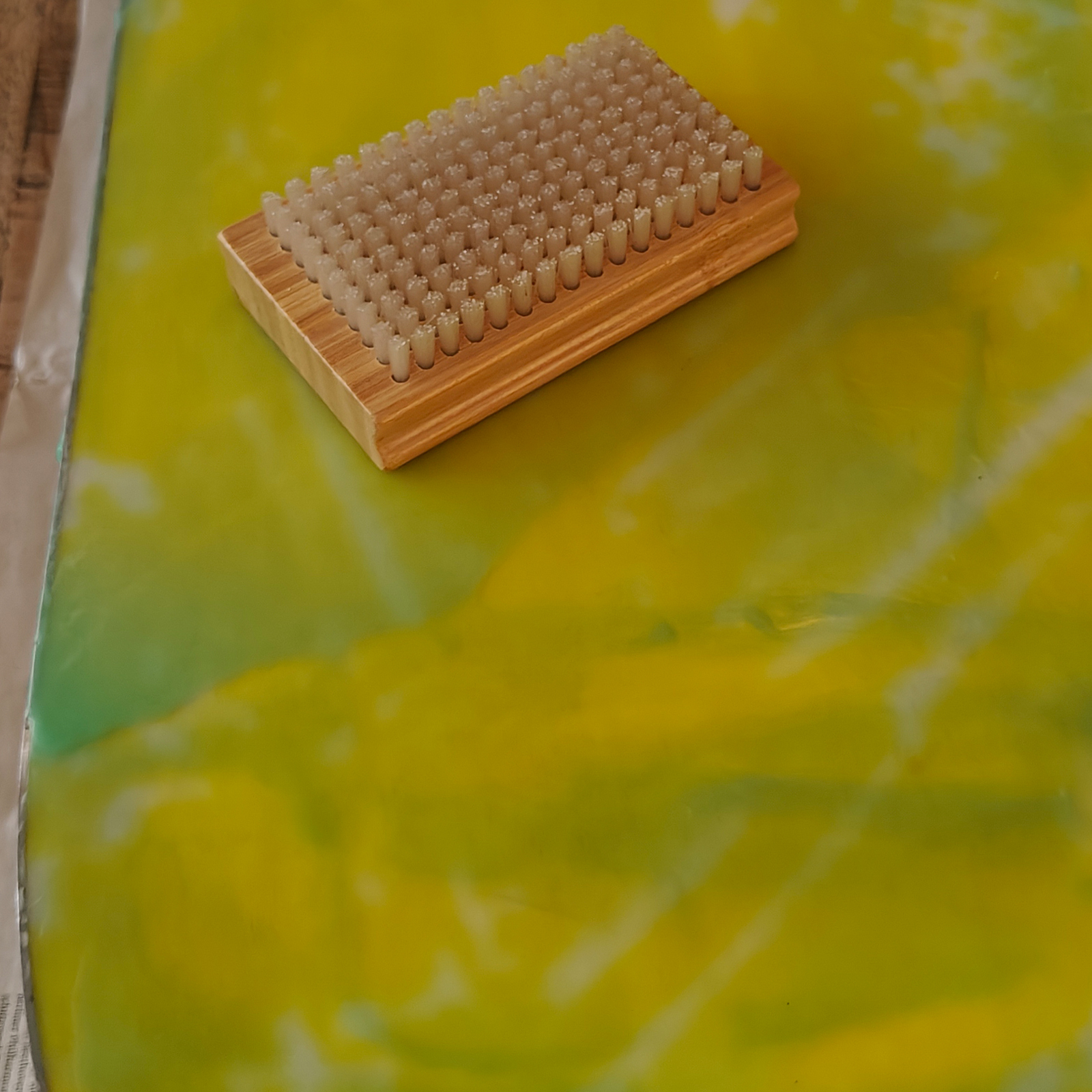 Snowboard brush